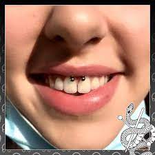 Quando os resultados de preenchimento automático estiverem disponíveis, use as setas para cima e para baixo para conferir e enter para selecionar. Cyber Tattoo Mestre Smiley Piercing Con Gioiello In Acciaio Chirurgico Ilariapastrello Smileypiercing Piercing Piercings Studio Piercingsofinstagram Poercingsworks Sunnyday Surgicalsteel Girlswithpiercings Piercingmestre Cute