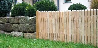 Holzzaune Holzzaun Europaische Larche Unbehandelt Holz Im Garten Holzzaun Zaun Holz Im Garten