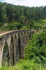 Puente De Nueve Arcos En Tierras Altas Cerca De Ella, Sri Lanka. Selva Y  Plantaciones De Té Por Todas Partes. Fotos, retratos, imágenes y fotografía  de archivo libres de derecho. Image 153346603