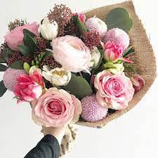 Amborella Floral On Instagram Are You A Red Rose Kind Of Girl Or More Of A Pink Ranunculus Fan Tell Us In The Comme Red Roses Floral Beautiful Flowers