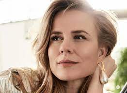 Ilse delange's profile including the latest music, albums, songs, music videos and more updates. Ilse Delange Es Ist Gut Sich In Neue Situationen Zu Begeben