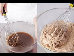 Technique De Cuisine Preparer Une Ganache Au Chocolat Youtube