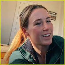 She became a sensation on the social media platform after documenting her daily life working in northern tasmania's agriculture industry. Ekksdwb8b7safm