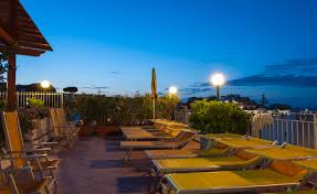 She has your back always. Hotel Terme 3 Sterne Casamiccola Ischia Hotel Terme Fiola