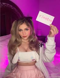 Yes, I have daddy issues. Now give me your worst. : rRoastMe