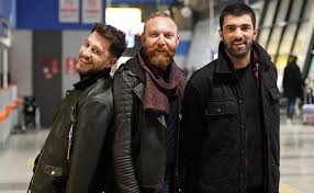 He is a graduate of istanbul bilgi university with a degree in commercials and advert. Televizyon Dunyasi Auf Twitter Engin Akyurek Uraz Kaygilaroglu Sefirinkizi