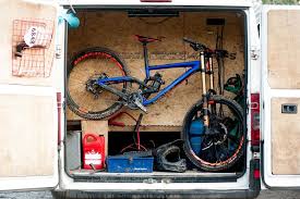 Ein luxuriöses produkt, das seinesgleichen sucht, und ein richtig böses teil. The 10 Most Expensive Downhill Bikes On The Market