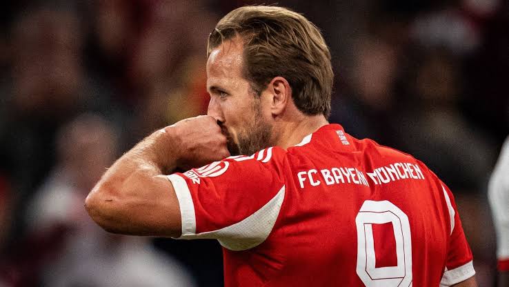 Barcelona mira Harry Kane para substituir Lewandowski em 2026, diz jornal |  CNN Brasil