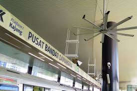 They took the train ride from the pusat bandar damansara mrt station to the surian mrt station, and returned back to their initial station. Pusat Bandar Damansara Mrt Station Big Kuala Lumpur