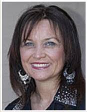 Kari Browning's Instagram, Twitter & Facebook