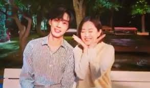 The short movie won the challenging reality award at the 7th seoul international youth film festival in 2005. Ahn Hyoseop Park Boyoung Are A Romantic Couple On New Instagram Video Kpopmap