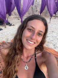 היי אני יודע שאתה שם, פשוט קצת נתקע לך הווייז אז רק רוצה לעזור לך להגיע  אליי. אסף , 37, מחפש את האחד. את זה שיעיף אותי גבוה גבוה, זה שיודע לקבל