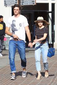 After fixing up her friendship with lee, elle happily ended up with noah who later goes off to college across the country. The Kissing Booth On Twitter Joeyking Jacobelordi Elle Noah Thekissingbooth Thekissingbooth2 Joey Jacob