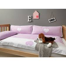 Unser bett rückenpolster produkttest hat zum vorschein gebracht, dass die qualitätsstufe des verglichenen produktes das testerteam übermäßig herausgeragt hat. Ruckenkissen 88 X 33 Cm Lila Weiss Relita Mytoys