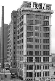 L N Building In Louisville Kentucky The Sign Still Lights Up At Night Louisville Kentucky Louisville Louisville Ky