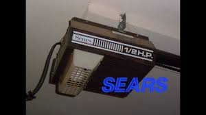 The garage door opener works fine with the internal push button. Vintage 1 2 Hp Sears Roebuck Garage Door Opener Youtube