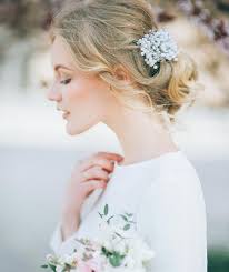 Best suited for any face type and straight hair only. 7 Romantic Hairstyles For Your Wedding Day Elegantwedding Ca