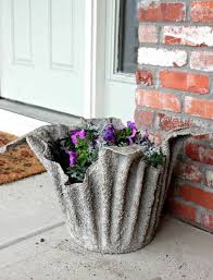 Gartendeko Aus Beton Selber Machen 6 Ideen Anleitungen Beton Pflanzer Gartendeko Aus Beton Betongarten