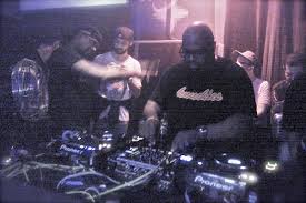 Chicago nightlife guide featuring 27 best local bars, pubs & nightclubs recommended by chicago locals. Frankie Knuckles Wikipedia