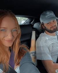 Lindsay Johns's Instagram, Twitter & Facebook