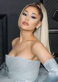 Before the awards show started, grande walked the red carpet in a custom giambattista valli ball gown with a dramatic skirt. Ariana Grande Will Sing Hercules Song At Virtual Disney Sing Along Revelist