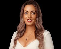 Esme Lynch's Instagram, Twitter & Facebook