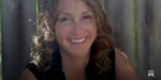 Meet Faith Hill's "This Kiss" Songwriter: Annie Roboff