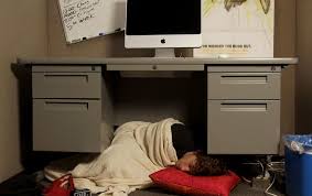 Jangan sampai atap kamar dengan tempat tidur berbenturan. Mau Lebih Sukses Di Tempat Kerja Tidur