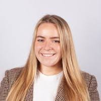 Amparo Schmidt's Instagram, Twitter & Facebook