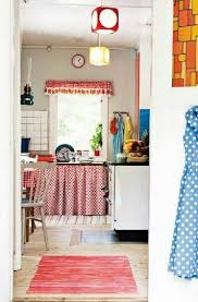 ¿tú qué tipo de cortina tienes en la ventana? Lunares Rojo Y Blanco Cortinas De Lunares Cortinas Para Cocina Casa Suecia