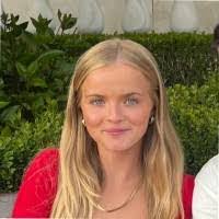 Noelle Hassett's Instagram, Twitter & Facebook