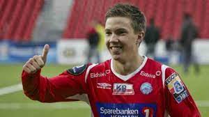 Maybe you would like to learn more about one of these? Martin Linnes Wiki Birthdays