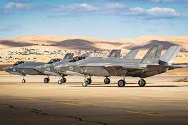 Lockheed martin أحدث طائرة حربية في العالم أنتجت من طرف شركة و ينتضر أن تكون المقاتلة الرئسية عام2008 اذ تعاقد القوات الجوية الأمريكية على 1763طائرة. ØªØ±ÙƒÙŠØ§ ØªØ­Ùˆ Ù„ Ø¥Ù‚ØµØ§Ø¡Ù‡Ø§ Ù…Ù† Ø¨Ø±Ù†Ø§Ù…Ø¬ ØªØµÙ†ÙŠØ¹ Ø·Ø§Ø¦Ø±Ø§Øª Ø¥Ù 35 Ù…Ù† Ù†Ù‚Ù…Ø© Ø¥Ù„Ù‰ Ù†Ø¹Ù…Ø© Ø¢Ø±Ø§Ø¡ Ø§Ù„Ø¬Ø²ÙŠØ±Ø© Ù†Øª