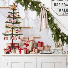 In this regard, rustic or country style decor looks absolutely you may have come across many ideas for a rustic room or table decor. 35 Fun Family Christmas Party Ideas Holiday Party Food And Decor Tips