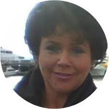 Amber Elam's Instagram, Twitter & Facebook