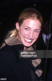 Diane Caillat's Instagram, Twitter & Facebook