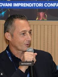 Carmela Caracozzi è la nuova presidente del Movimento Donne Impresa di APA  Confartigianato 🔥🙌 Founder di @selvaacademy , super creativa e sempre in  prima linea per l'inclusione e la formazione, Carmela sarà