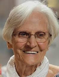 Carolyn Hanner's Instagram, Twitter & Facebook