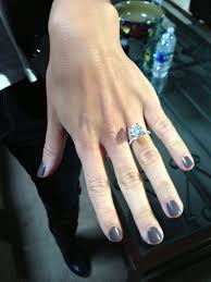 Jana Kramer Jana Kramer Shows Gac S Storme Warren The Beautiful Diamond Ring Brantley Gilbert Gave Jana Kramer Gorgeous Wedding Rings Beautiful Diamond Rings
