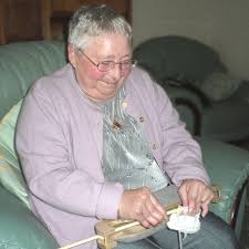 Indeed, this knitting needle set is for professional and frequent users and can aid them knit quickly. Hand Arthritis Gransnet