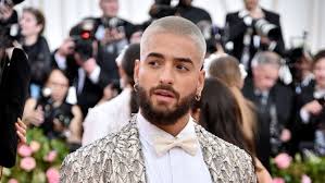 Today, i'm sharing with you simple elegant updos that are perfect for medium or shoulder length hair. Maluma Says He Imagines Singing Amor De Mi Vida To His Future Wife Exclusive Wusa9 Com