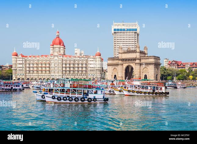 The Gateway of India and boats as seen from the Mumbai Harbour in Mumbai, India Stock Photo - Alamy