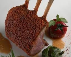 Carre D Agneau A La Basquaise Legumes Farcis Et Jus Au Piment D Espelette Recette Carre D Agneau Recettes Gastronomiques Legumes Farcis