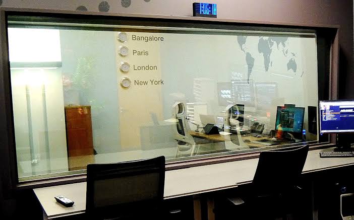 One Way Glass Control Room Observation Window