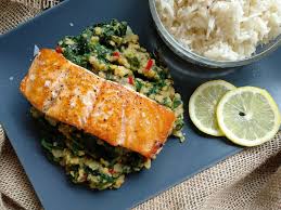 Jetzt ausprobieren mit ♥ chefkoch.de ♥. Rezept Gebratener Lachs Mit Spinat Linsen In 20 Minuten Fertig