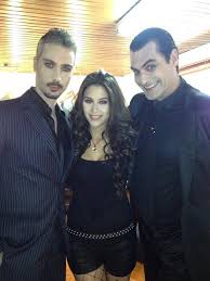 Parfait mélange entre telenovela, comédie fantastique et série musicale, le programme colombien chica vampiro nous a tous rendu mordus. Muy Pronto La Chica Vampiro Con Papacito Giorgio Difeo Facebook