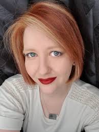 Angela That red lipstick 💄 is popping