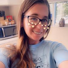 If you're looking for a mascara that can stay 12 hrs and smudge proof also  water proof then Everly Beauties Lash Overload Mascara is for you . Inbox  to Everly Beauties for