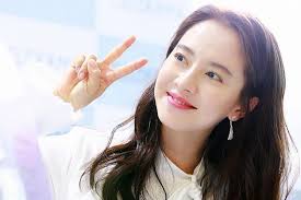 The show airs on sbs as part of their good sunday lineup. Running Man S Song Ji Hyo 5 Things To Know About The Korean Variety Show Star Romantically Pursued By 4 Men In Netflix Drama Was It Love South China Morning Post