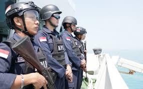 Jun 09, 2021 · kplp sendiri mengirimkan kapal patrolinya dari pangkalan penjagaan laut dan pantai (pplp) kelas i tanjung priok dan pplp kelas ii tanjung uban sebanyak 4 unit. Kplp Independensi